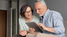 ANSES finaliza el calendario de pagos de jubilados que superan la mínima. ANSES finaliza el calendario de pagos de jubilados que superan la mínima.