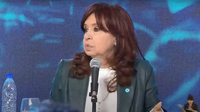 Cristina Kirchner: Los empresarios hacen concursos para ver quién dice la boludez más grande