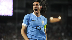 Edinson Cavani. Edinson Cavani.