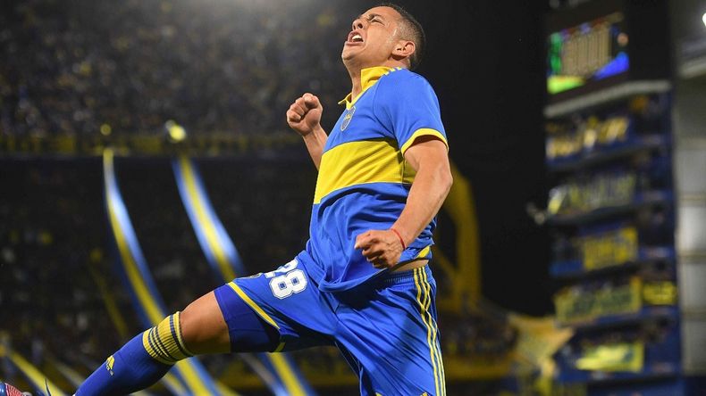 Gonzalo Morales festeja el gol del triunfo ante Vélez.