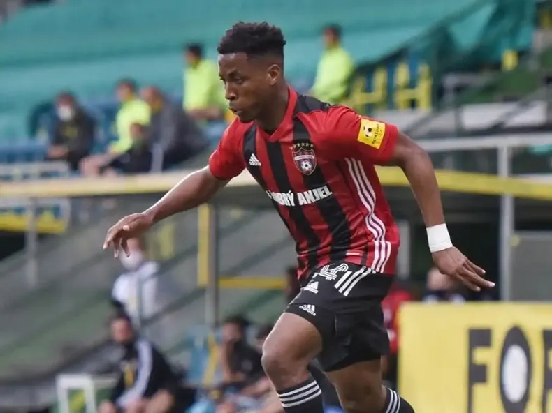 Nsumoh se convertirá en el futbolista africano número 60 en pasar por el fútbol argentino..