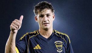 El extremo llegó a jugar en la Primera División en la época de Diego Martínez. El extremo llegó a jugar en la Primera División en la época de Diego Martínez.