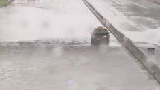 Las fuertes lluvias ocasionaron inundaciones sobre la Avenida General Paz Las fuertes lluvias ocasionaron inundaciones sobre la Avenida General Paz