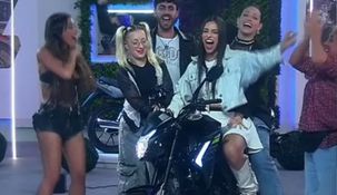 Gabriela había ganado la moto pero hizo trampa y Gran Hermano la sancionó. Gabriela había ganado la moto pero hizo trampa y Gran Hermano la sancionó.