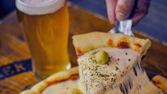 Este bodegón es en un destino obligado para los turistas que buscan experimentar la auténtica gastronomía argentina. Este bodegón es en un destino obligado para los turistas que buscan experimentar la auténtica gastronomía argentina.