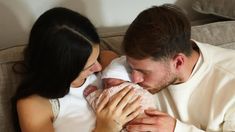 Alexis Mac Allister y Ailén Cova le dieron la bienvenida a su primera hija Alaia. Alexis Mac Allister y Ailén Cova le dieron la bienvenida a su primera hija Alaia.