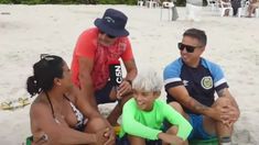 La famliia se mudo de Rosario a Florianópolis. La famliia se mudo de Rosario a Florianópolis.