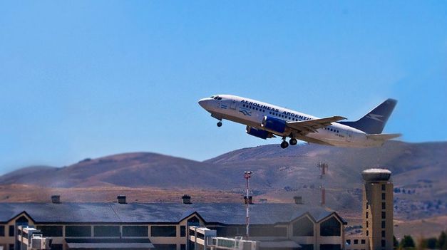 En julio más visitantes extranjeros, menos argentinos viajando, y déficit persistente.&nbsp;