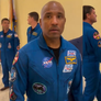 Los astronautas se sorprendieron al escuchar las acusaciones. Los astronautas se sorprendieron al escuchar las acusaciones.