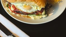 En este lugar se propone una gastronomía rioplatense que cruza influencias de diferentes sabores en platos generosos. En este lugar se propone una gastronomía rioplatense que cruza influencias de diferentes sabores en platos generosos.