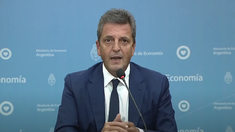 Sergio Massa anunció una inversión de US$ 80 millones por parte de la empresa Ford. Sergio Massa anunció una inversión de US$ 80 millones por parte de la empresa Ford.