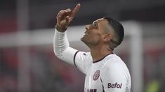 Sand le lleva marcados 16 goles a Independiente. Sand le lleva marcados 16 goles a Independiente.