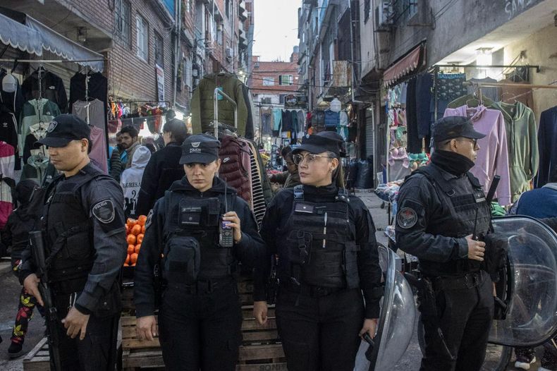 La Policía de la Ciudad cumple un año a cargo de la seguridad en el barrio 1.11.14