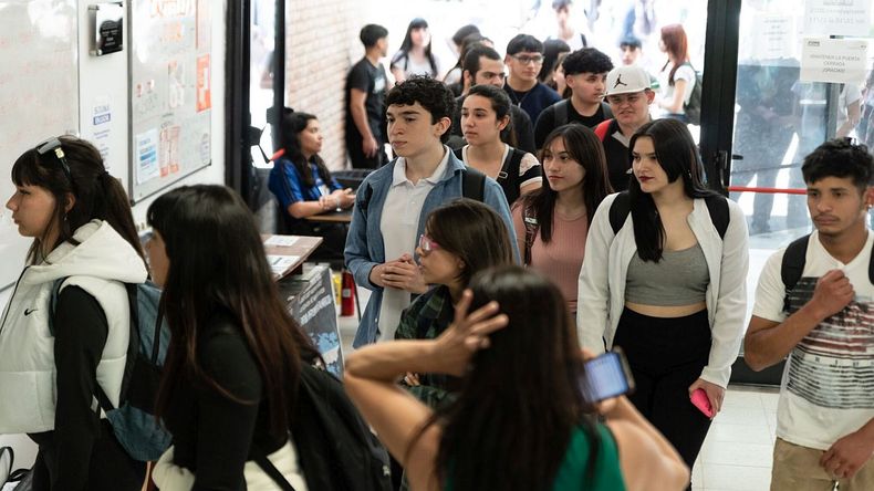 Más de 700 jóvenes visitaron el campus de la Universidad Nacional Guillermo Brown.