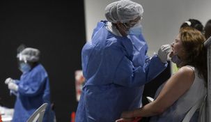 La cantidad de casos tocó su pico máximo el último día de 2021, con 50 mil infectados.