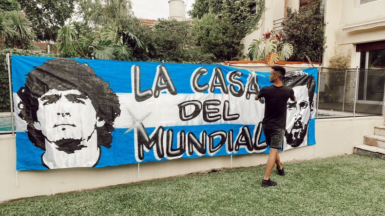 Un grupo de 10 amigos alquiló una casa para ver todos los partidos del Mundial Qatar 2022.
