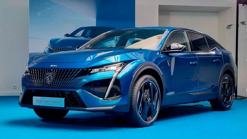 El Peugeot 408 se transforma en un crossover.