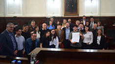 La Tecnicatura en Química de la Escuela Técnica N° 8 de Tolosa fue premiada y reconocida en el Concejo Deliberante de La Plata gracias al proyecto que llevan adelante los estudiantes del último año. La Tecnicatura en Química de la Escuela Técnica N° 8 de Tolosa fue premiada y reconocida en el Concejo Deliberante de La Plata gracias al proyecto que llevan adelante los estudiantes del último año.