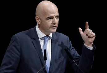 Fuerte rechazo a la privatización del fútbol mundial.