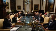 “Si Argentina lo necesita, en caso de un shock externo y si Milei mantiene el rumbo, estaríamos dispuestos a utilizar el FSE”, afirmó Bessent. “Si Argentina lo necesita, en caso de un shock externo y si Milei mantiene el rumbo, estaríamos dispuestos a utilizar el FSE”, afirmó Bessent.