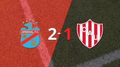 arsenal derroto 2-1 en casa a union