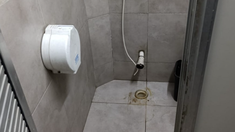 Un hombre robó un inodoro en Córdoba. Un hombre robó un inodoro en Córdoba.