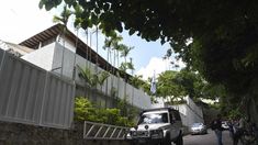 Cancillería denunció que se cerraron calles alrededor de la embajada.