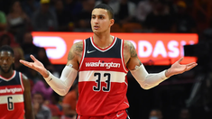 Kyle Kuzma cuestionó la polémica decisión arbitral. Kyle Kuzma cuestionó la polémica decisión arbitral.