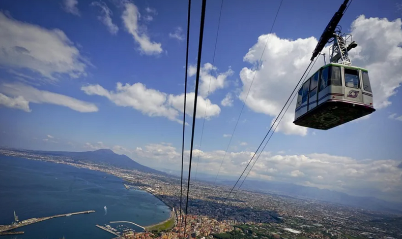 Cayó un teleférico en Italia.