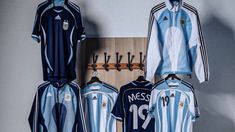 Selección Argentina: lanzan nueva colección indumentaria en homenaje al debut de Lionel Messi en 2006 Selección Argentina: lanzan nueva colección indumentaria en homenaje al debut de Lionel Messi en 2006