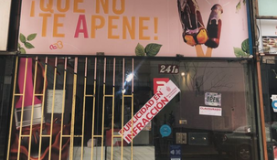 La Municipalidad claursuró un local que vendía galletas en forma de penes y vaginas.