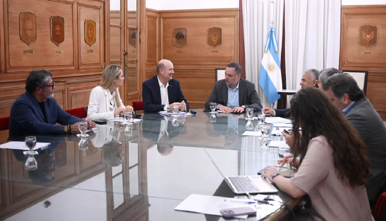 El Consejo de Mayo se reunirá este martes.