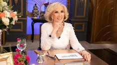 Mirtha pidió que no cierren el Gaumont y dos invitados se cruzaron al aire. Mirtha pidió que no cierren el Gaumont y dos invitados se cruzaron al aire.