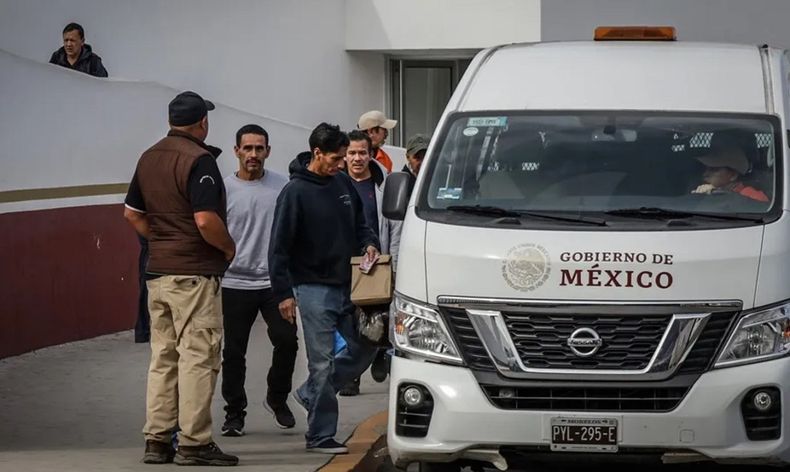 Los ciudadanos deportados a México.