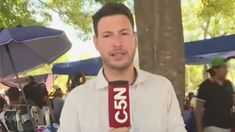 Diego Lewen habló con argentinos que cruzaron bolivia para comprar productos más baratos. Diego Lewen habló con argentinos que cruzaron bolivia para comprar productos más baratos.