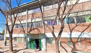 Rosario, escuela Padre Montaldo con muro antibalas.