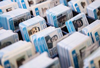 Esta modalidad busca dar respuesta a una necesidad creciente en materia de seguridad vial y acceso a servicios públicos.