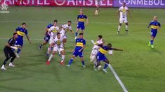 “No hay nada, no hay nada”, aseguró el árbitro Gustavo Tejera “No hay nada, no hay nada”, aseguró el árbitro Gustavo Tejera