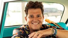 Carlos Vives sorprendió a todo el mundo con su show en pleno vuelo.