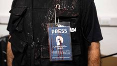 Pese a estar identificado, el fotógrafo de La Izquierda Diario resyultó herido por la represión policial frente al Congreso.