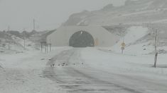 Permanecen cerrados los pasos fronterizos a Chile desde Neuquén y Mendoza por acumulación de nieve Permanecen cerrados los pasos fronterizos a Chile desde Neuquén y Mendoza por acumulación de nieve