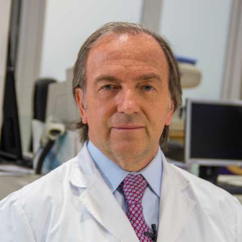 Roberto Zaldivar, oftalmólogo considerado como uno de los referentes mundiales en el desarrollo de la lente intraocular fáquica (ICL).