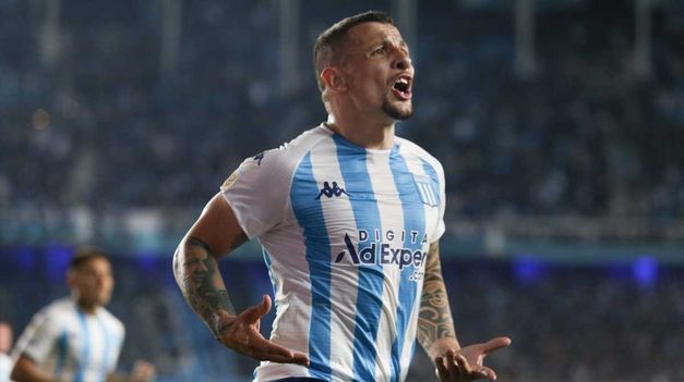 Emiiano Vecchio convirtió el primer gol y dio la asistencia para el segundo en la victoria de Racing frente a Boca