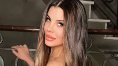 La mediática mostró detalles de su microbikini neón La mediática mostró detalles de su microbikini neón