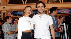 El romántico video en donde Peter Lanzani le canta a Tini Violetta Stoessel El romántico video en donde Peter Lanzani le canta a Tini Violetta Stoessel