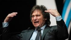 Javier Milei descargó su furia contra los periodistas.