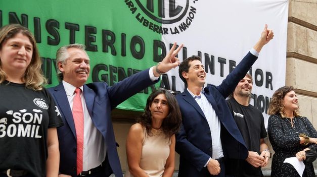 Alberto Fernández y Wado de Pedro homenajearon a trabajadores desaparecidos del ministerio del Interior