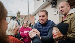 Diego Santilli durante una visita a Quilmes. Diego Santilli durante una visita a Quilmes.