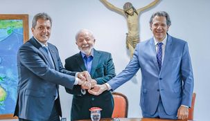 Massa junto a Lula da Silva y Haddad.
