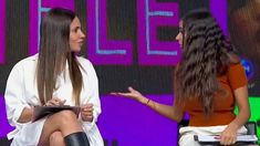 Romina y Daniela de Gran Hermano se besaron en vivo para desmentir una supuesta en la calle Romina y Daniela de Gran Hermano se besaron en vivo para desmentir una supuesta en la calle